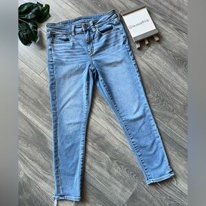 American Eagle Outfitters Soft Knit High Rise Distressed Jegging pants. Size 6